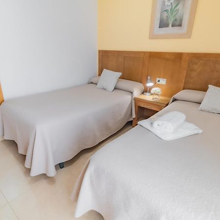 Apartamentos Turisticos Las Yucas Torre Del Mar Exteriör bild