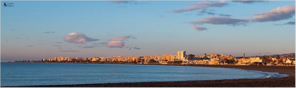 Apartamentos Turisticos Las Yucas Torre Del Mar Exteriör bild