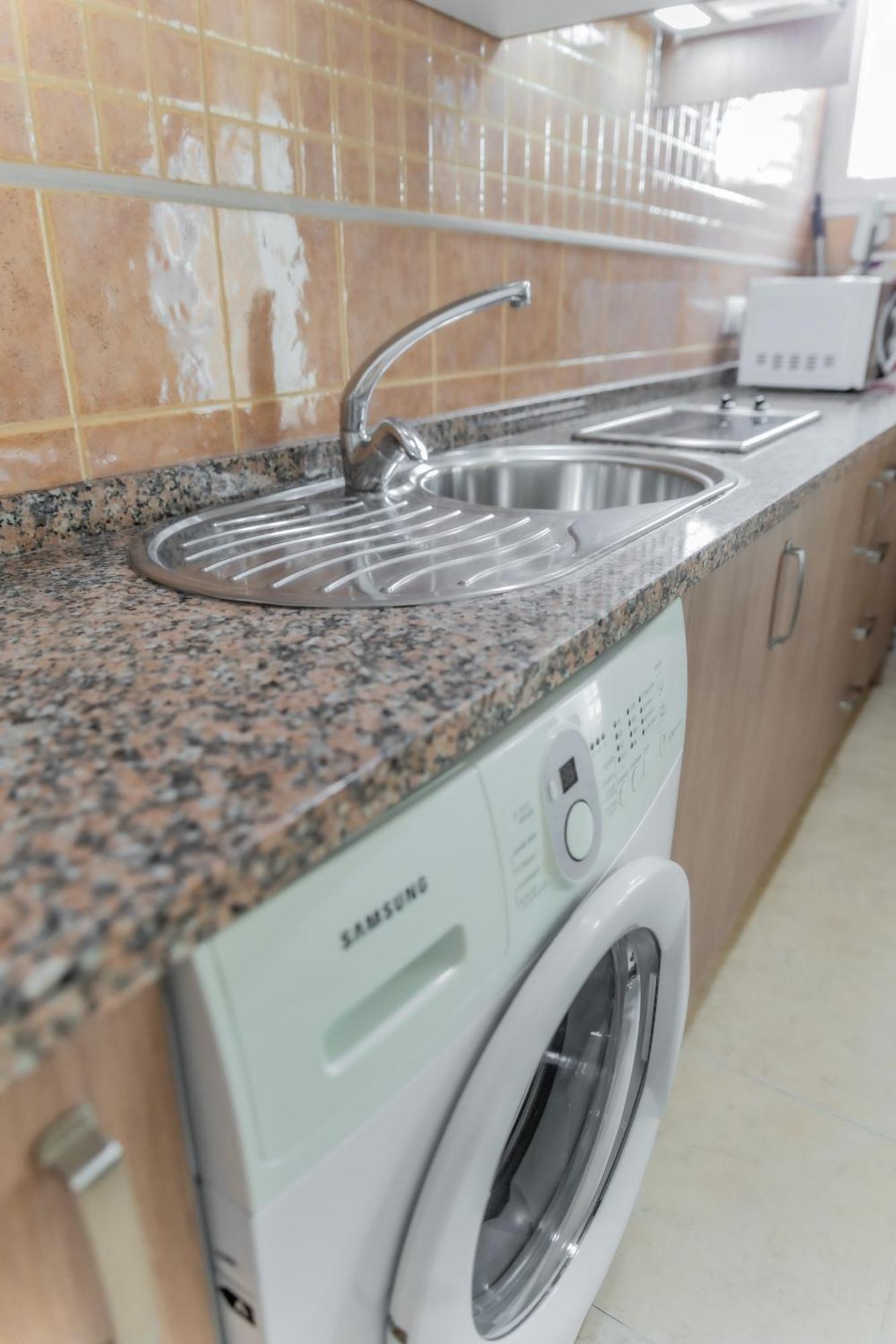 Apartamentos Turisticos Las Yucas Torre Del Mar Exteriör bild